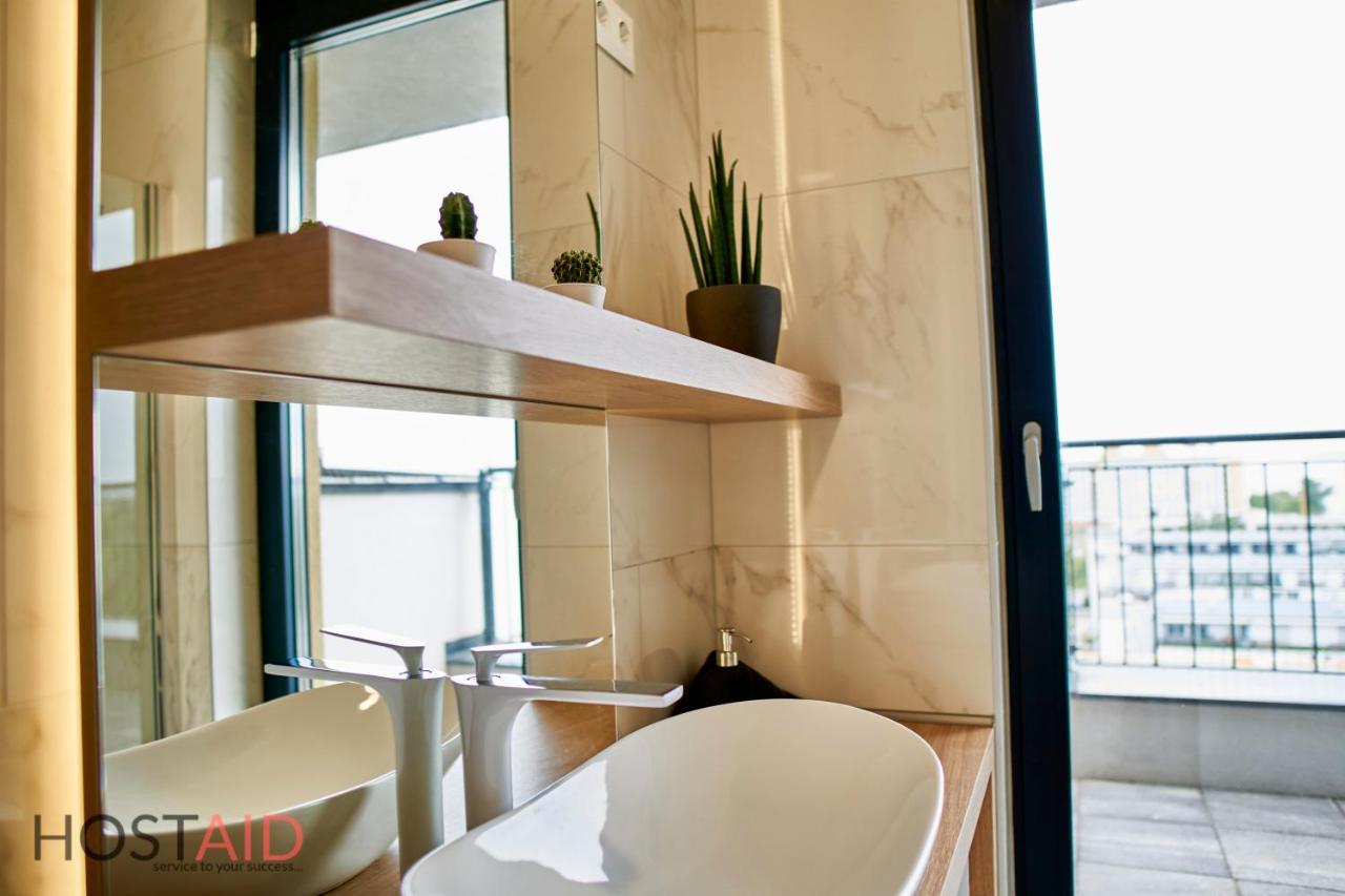 Ellby - Penthouse - Hostaid * Siofok
