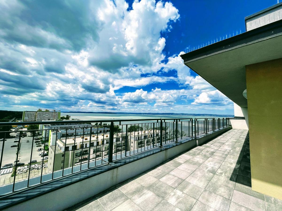 Ellby - Penthouse - Hostaid * Siofok