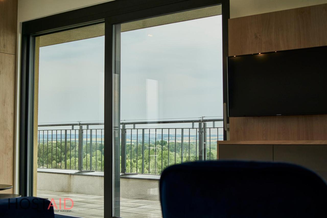 Ellby - Penthouse - Hostaid Apartment *